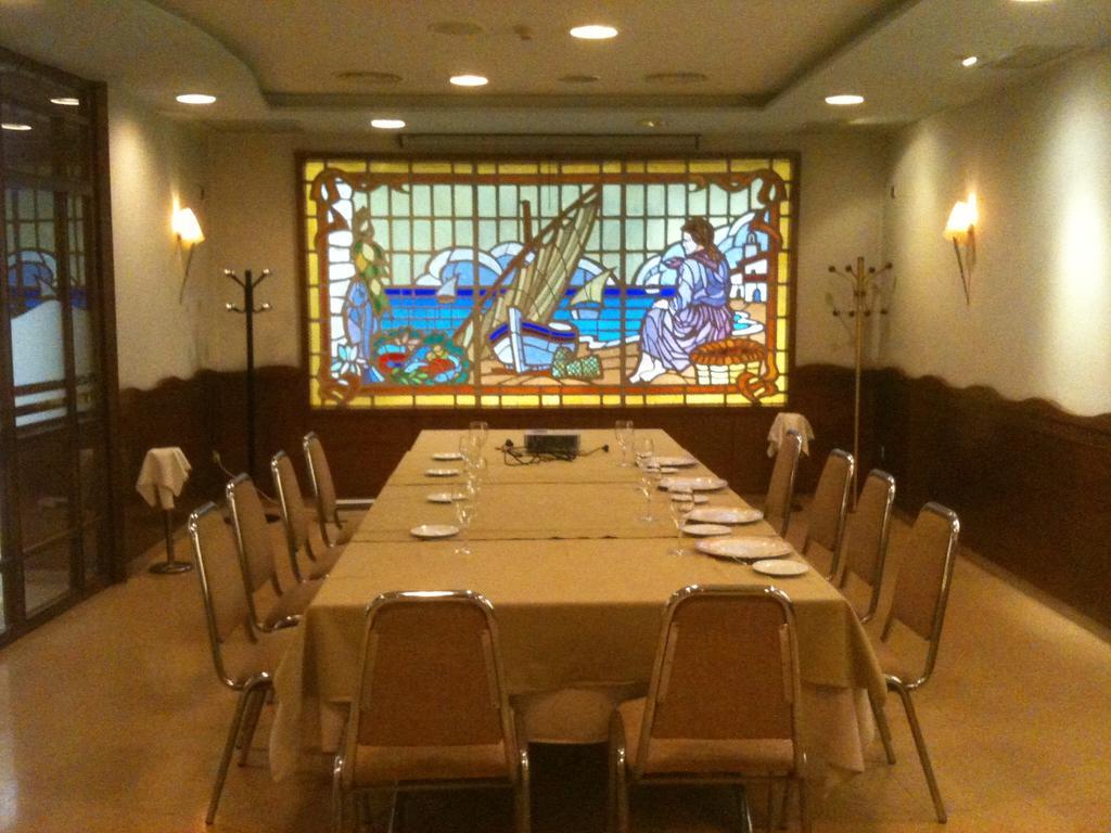 Hotel Manel Martorell Exterior photo